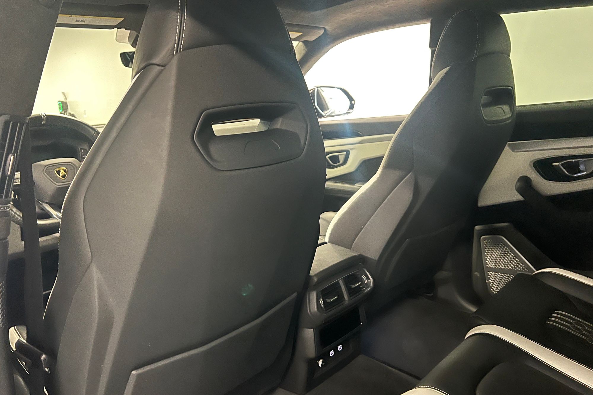 2023 Lamborghini Urus S - Photo 17