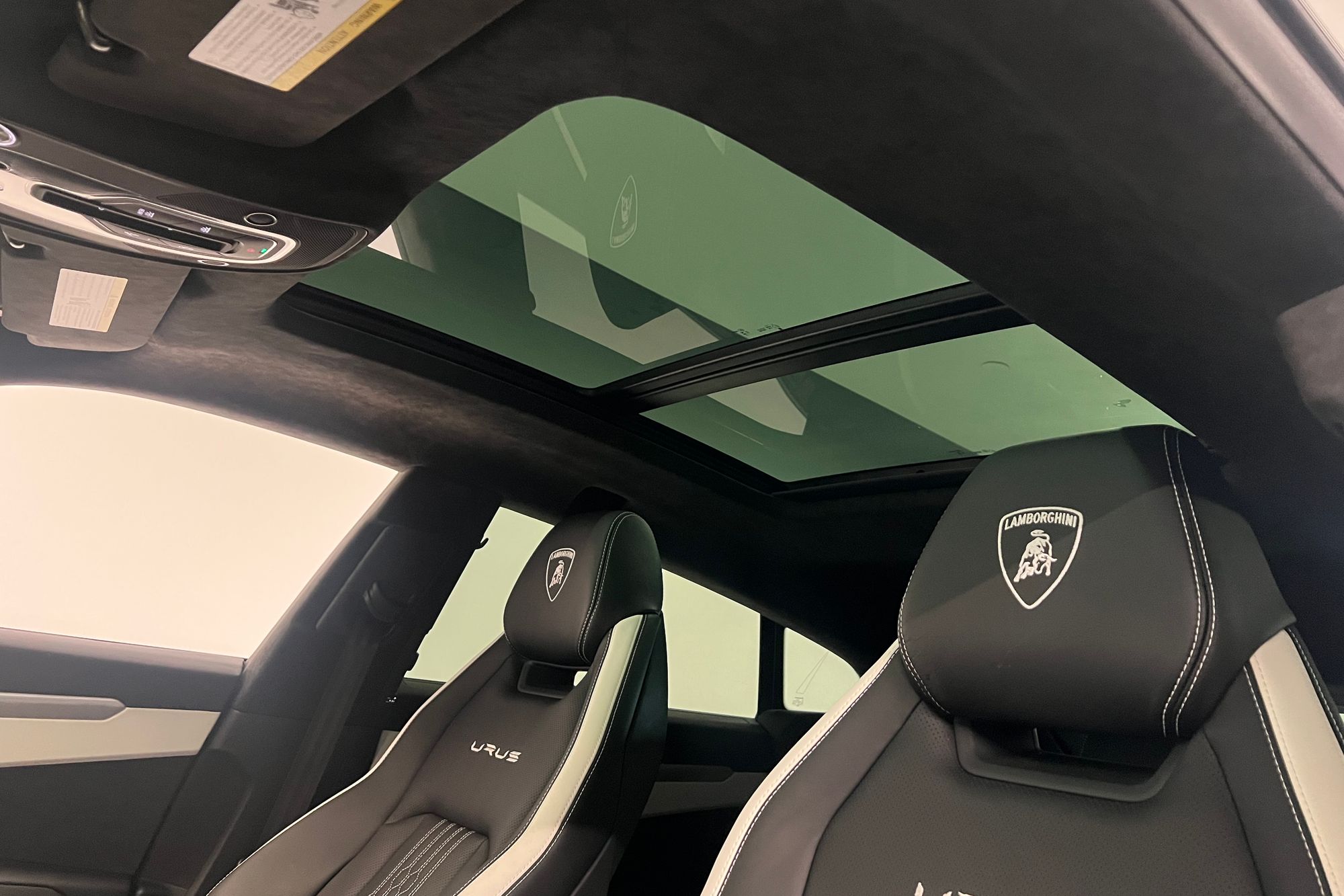 2023 Lamborghini Urus S - Photo 25