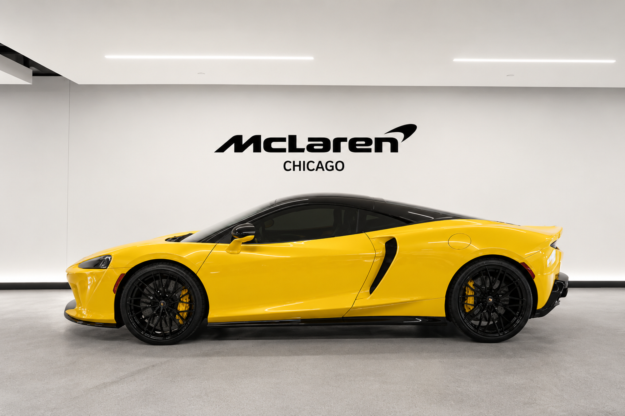 2023 McLaren GT