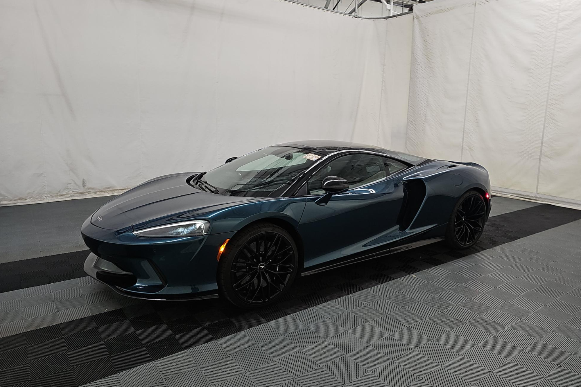 2023 McLaren GT