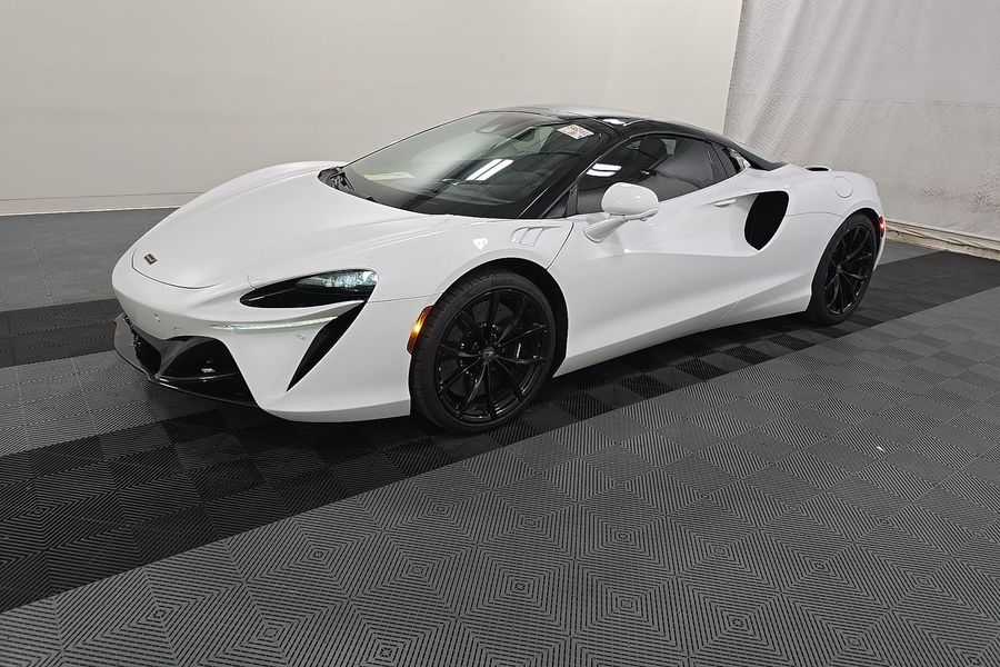 2025 McLaren Artura for sale
