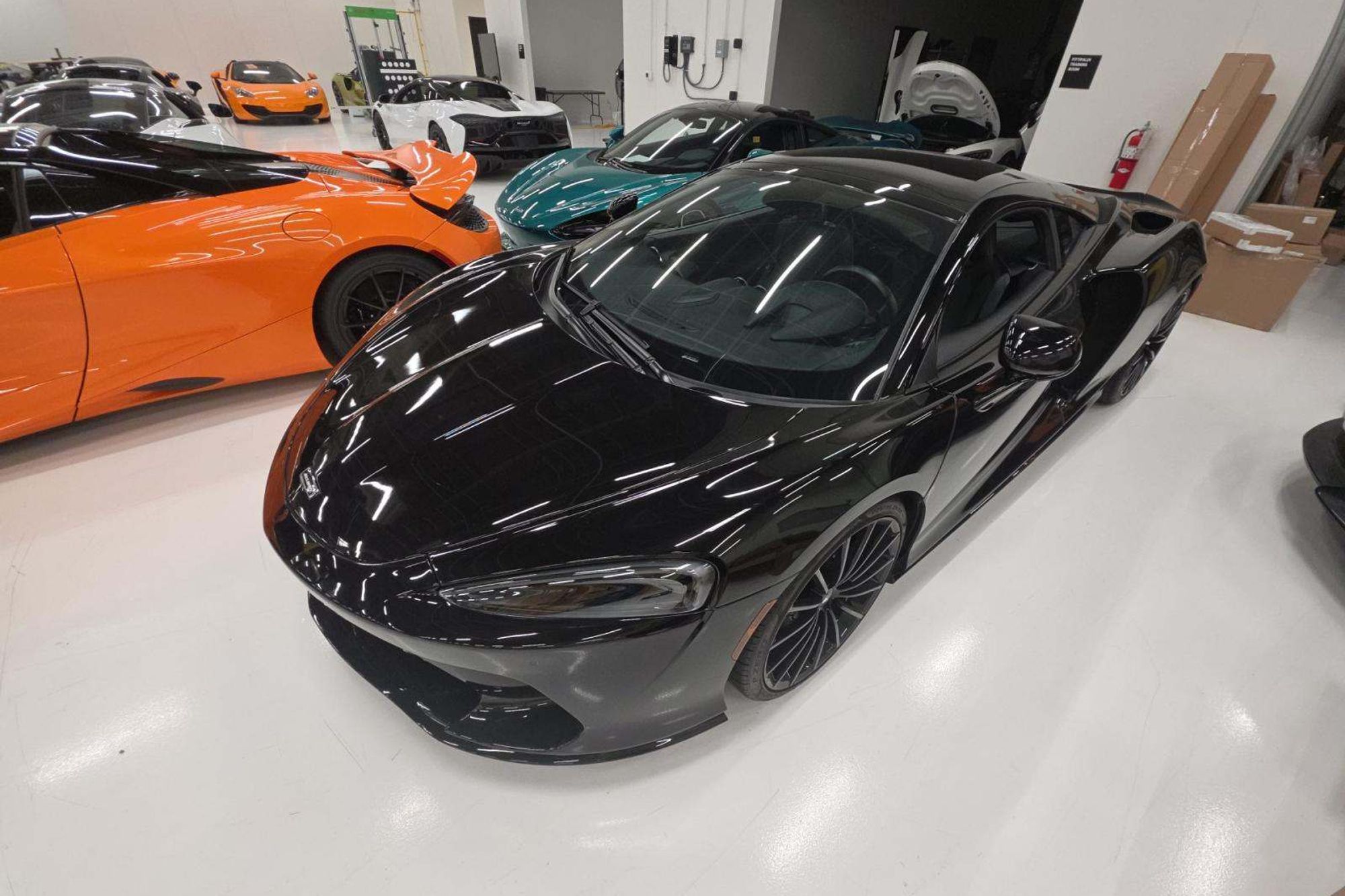 2022 McLaren GT Base